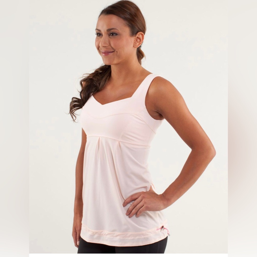 Lululemon Run: Tame Me Tank , size 10 in Parfait Pink